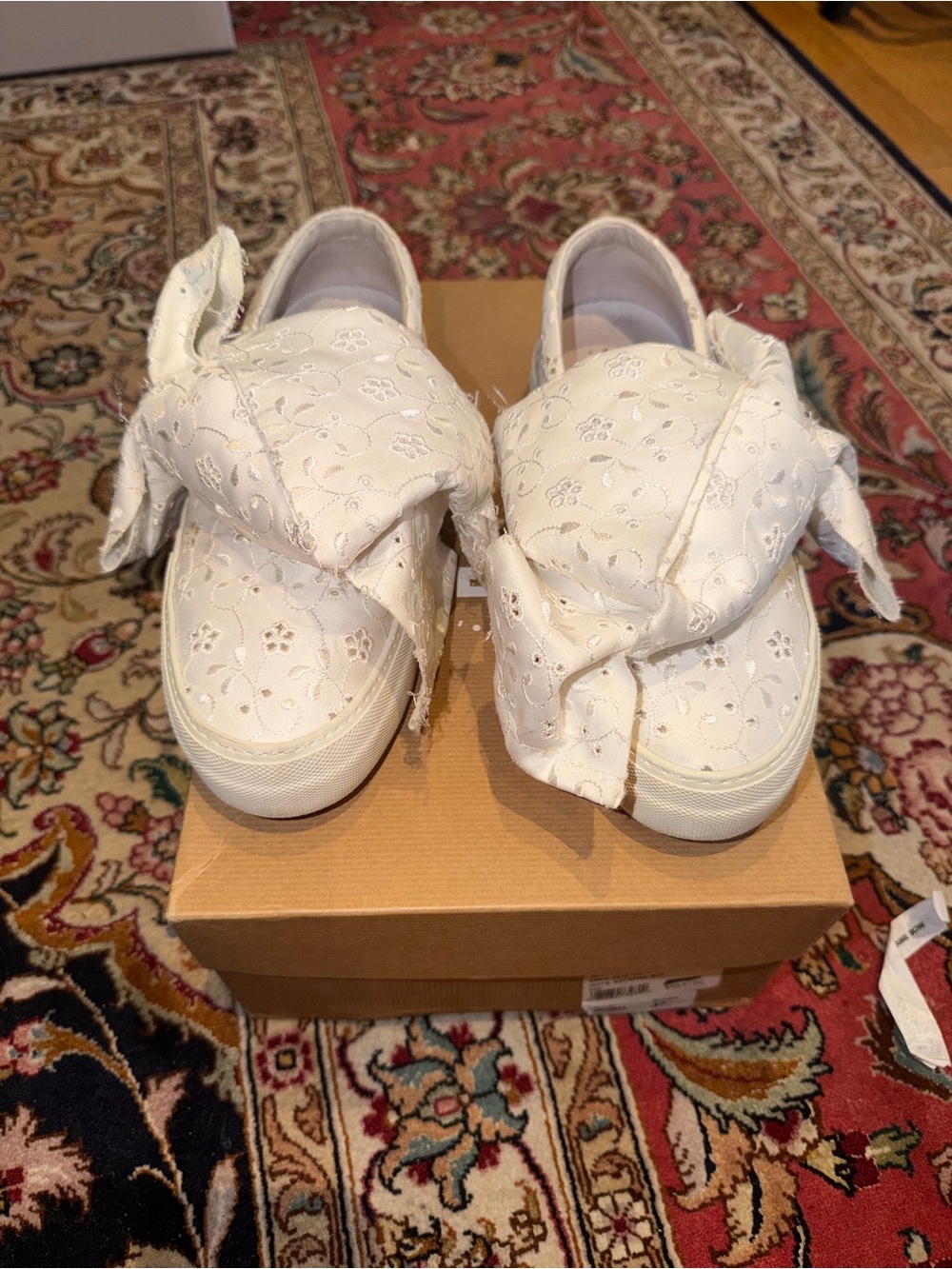 Women’s Joshua*s Bow Slip-On Sneakers size 7